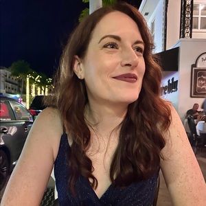 Meet your Posher, Caitlin